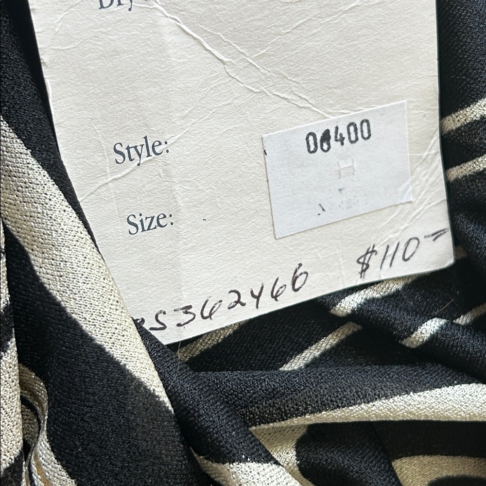 Vintage club del sol Black and Cream Floral Wave Sarong/Wrap - Picture 7 of 7